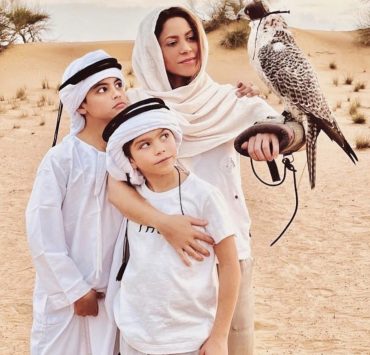 شاكيرا تطالب الصحافة بعدم ملاحقة ابنيها