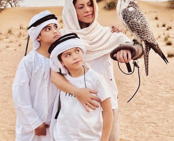 شاكيرا تطالب الصحافة بعدم ملاحقة ابنيها