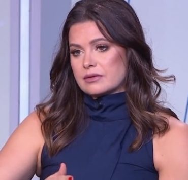 يسرا اللوزي: "ابنتي كانت مهددة بالشلل ولهذا السبب زرت الطبيب النفسي"