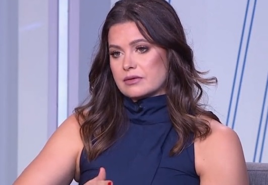 يسرا اللوزي: "ابنتي كانت مهددة بالشلل ولهذا السبب زرت الطبيب النفسي"