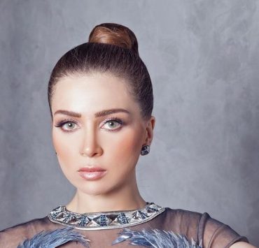 رغم تألقها في رمضان.. الحزن يخيم على مي عز الدين