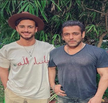 النجم العالمي سلمان خان يطمئن على حالة سعد لمجرد