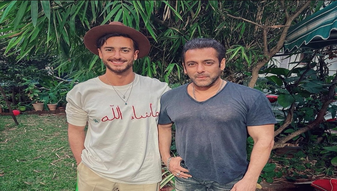 النجم العالمي سلمان خان يطمئن على حالة سعد لمجرد