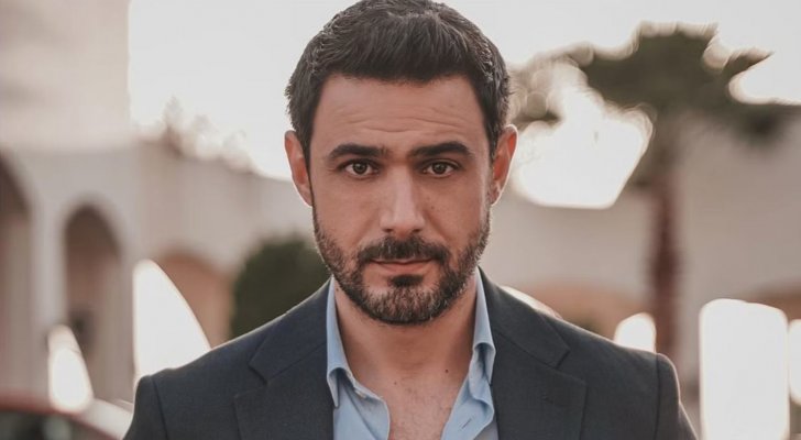بعد إطلاق سراحه.. بطل مسلسل "الثمن" يطمئن محبيه - صورة