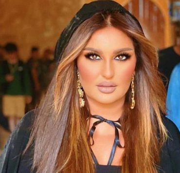 بيكيه وحبيبته الجديدة في قبضة كاميرا شذى حسون- صورة
