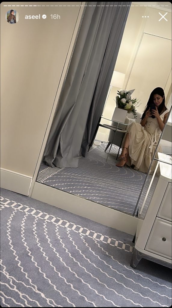 رغم إصابتها.. منى زكي تصل إلى "كان" وتتشارك مع جمهورها لحظات جميلة