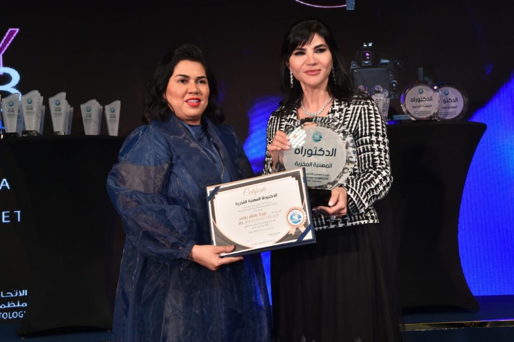 مي عمر تتغيب عن تكريمها كنجمة للجمال والأناقة لعام ٢٠٢٢