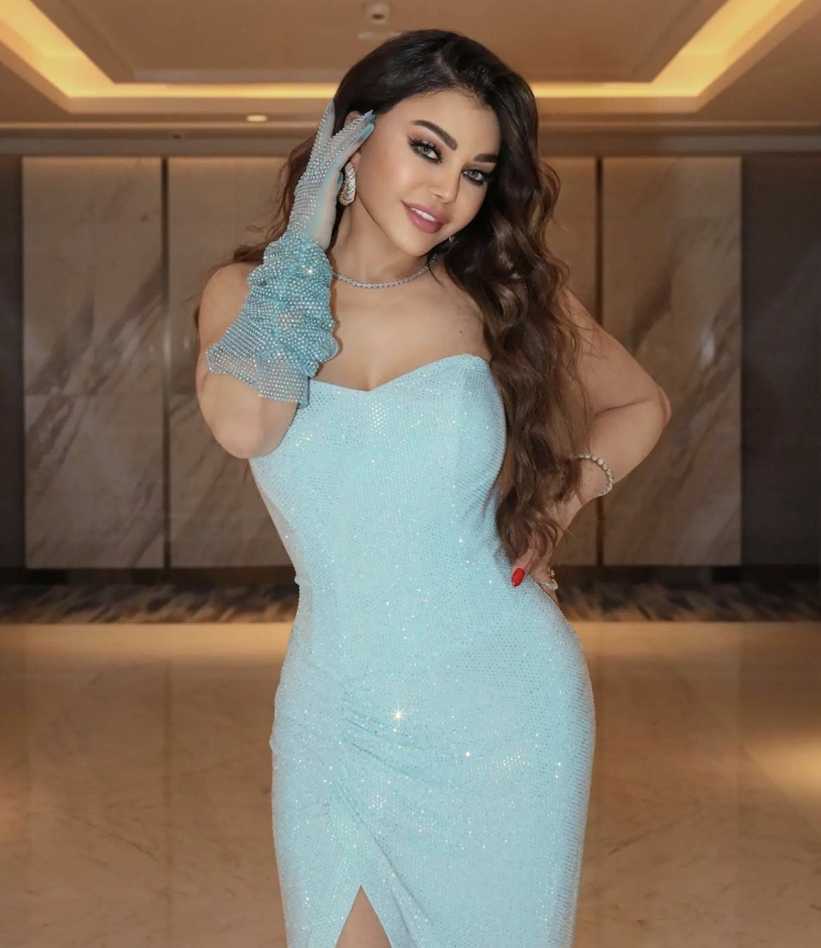 هيفاء وهبي تخطف الأنظار بعد حفلها في مصر