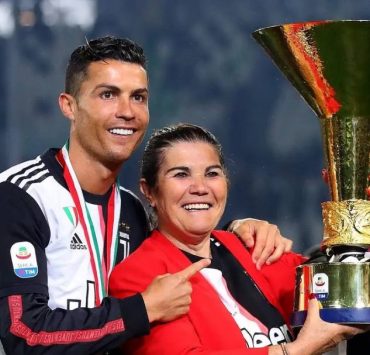 والدة كريستيانو رونالدو ترد على اتهامها باللجوء للشعوذة