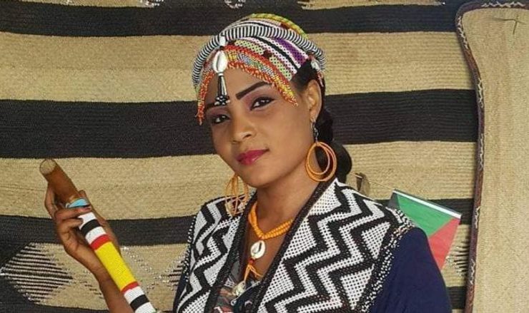 مقتل فنانة شهيرة على يد مسلحين