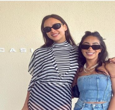 ماريا نديم سعيدة بلقاء عارضة الأزياء الشهيرة "إيرينا شايك"-صورة