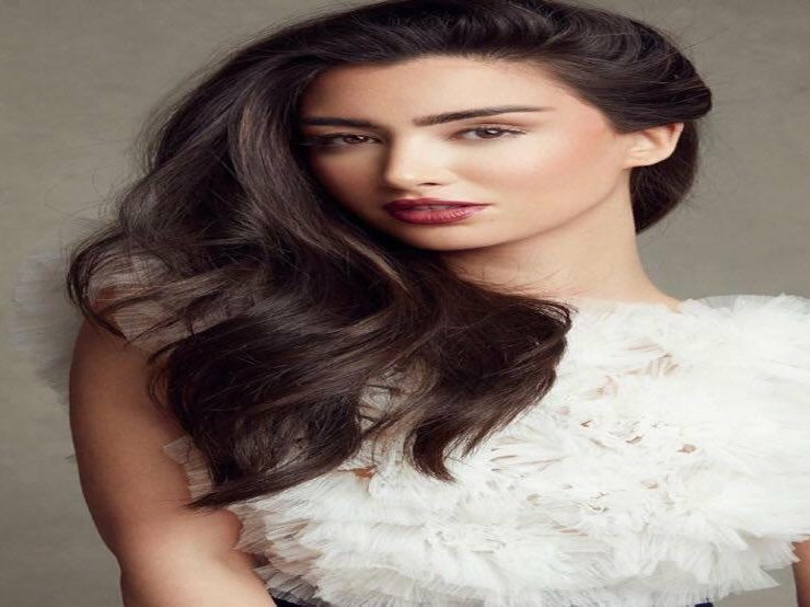 القفطان المغربي يحلق في سماء الـ "كان" بسبب صوفيا السعيدي