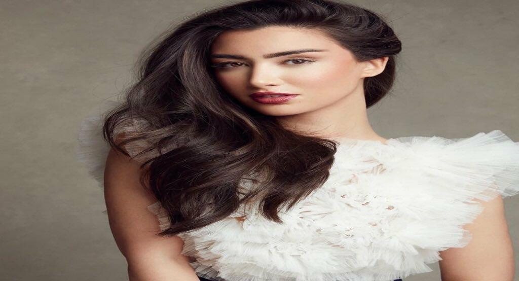 القفطان المغربي يحلق في سماء الـ "كان" بسبب صوفيا السعيدي