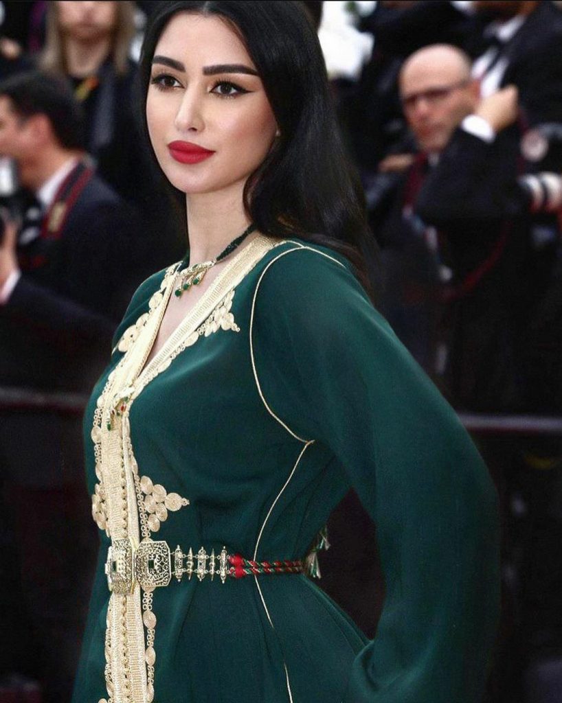 القفطان المغربي يحلق في سماء الـ "كان" بسبب صوفيا السعيدي