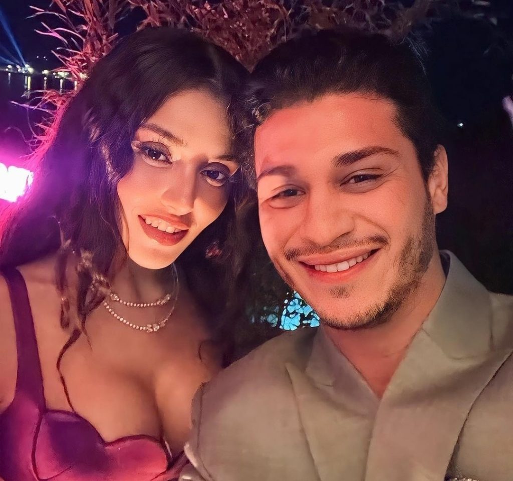 هاندا أرتشيل تثير الجدل رفقة ممثل مغربي - صور