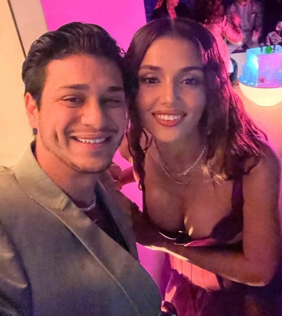 هاندا أرتشيل تثير الجدل رفقة ممثل مغربي - صور