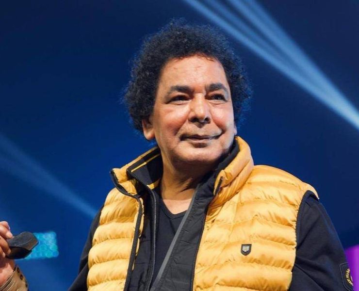 الكينغ محمد منير مكرماً في جدة