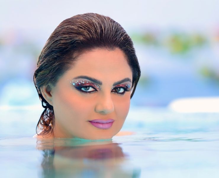 باسكال مشعلاني تشع بألوان صيفية في "أدمنتك"