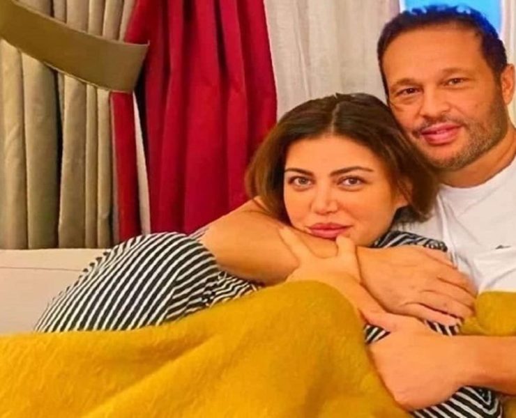 ريهام حجاج تستقبل توأمها-صورة