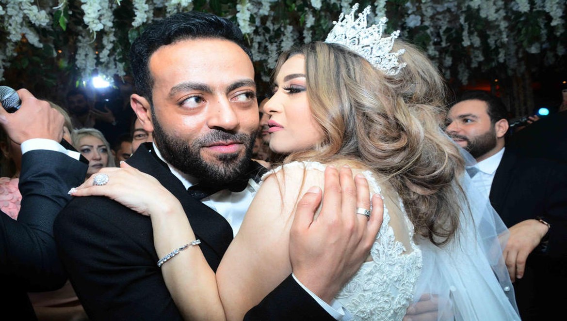 رسميا.. طلاق الفنان تامر عاشور وسمر أبو شقة