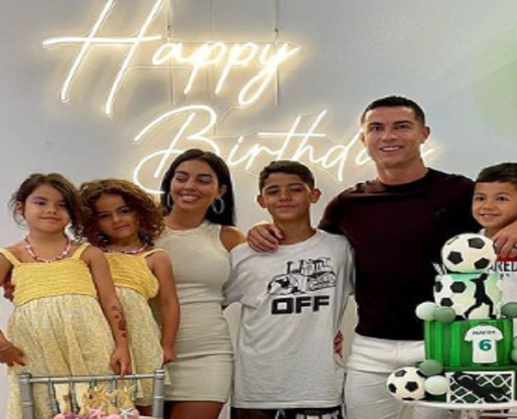 عباءة جورجينا المثيرة للجدل من أنامل مصممة مغربية