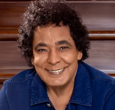 بعد 27 عام.. محمد منير وعصام كاريكا معاً