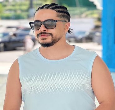 إيهاب أمير يتخذ قرارا مفاجئا-صورة