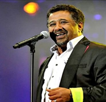 الشاب خالد يرد على شائعة وفاته بطريقة خاصة