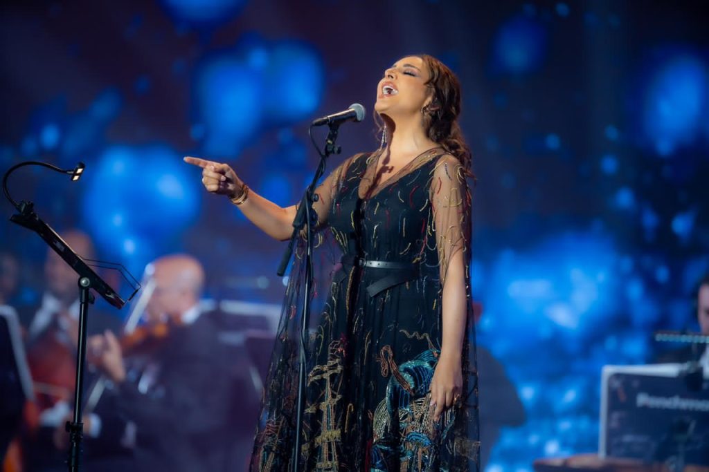 للمرة الأولى.. أنغام تغني "سيبك أنت" على مسرح وأمام محبيها