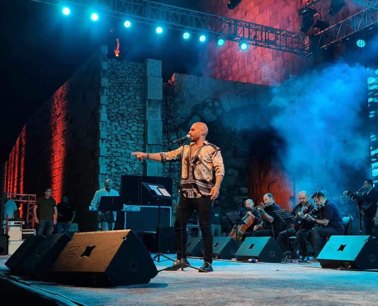 جوزيف عطية في قلعة دمشق.. والجمهور يطالب ب "البغددة"