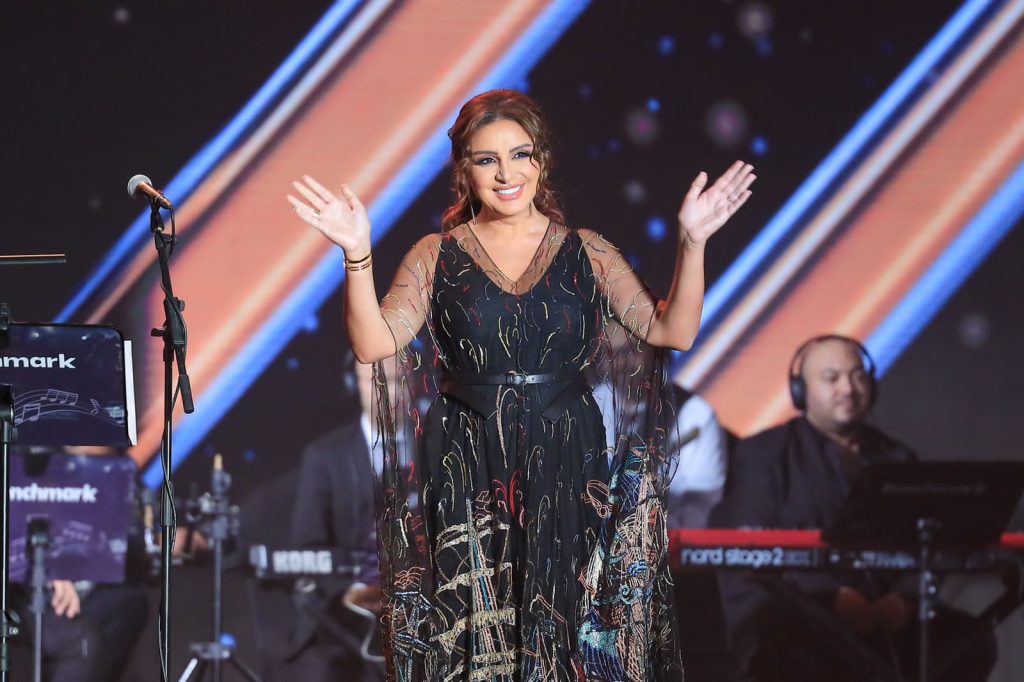 للمرة الأولى.. أنغام تغني "سيبك أنت" على مسرح وأمام محبيها