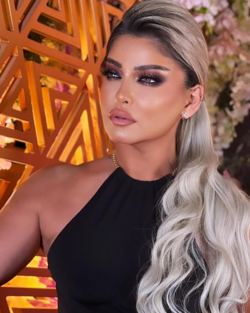 علا غانم تسرق أنظار متابعيها بـ"لوك" صيفي-صور