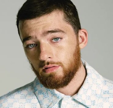 صادم.. وفاة أنجوس كلاود بعد أسبوع من وفاة والده