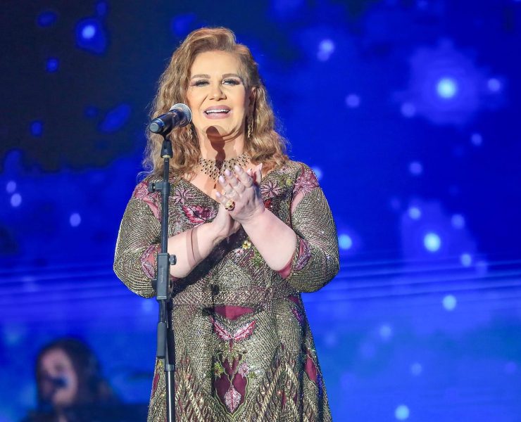 متألقة في جدة.. ميادة الحناوي بفستان من الذهب والحرير