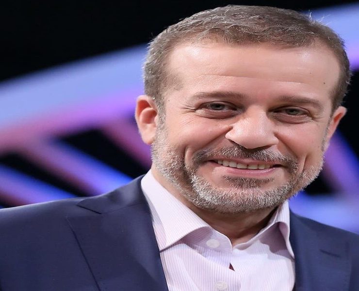 بسبب إهانة صحفية.. شريف منير يجر على نفسه الانتقادات -فيديو