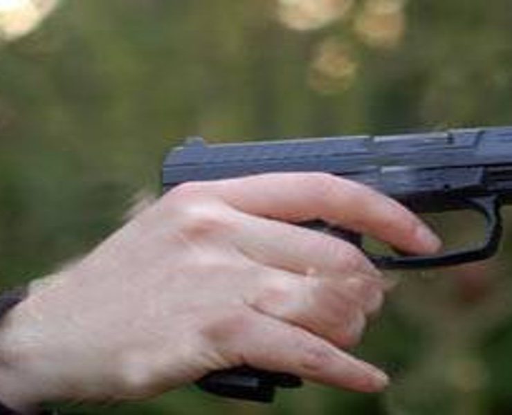 برصاصة في الرأس.. ممثلة شهيرة تنهي حياتها-صورة