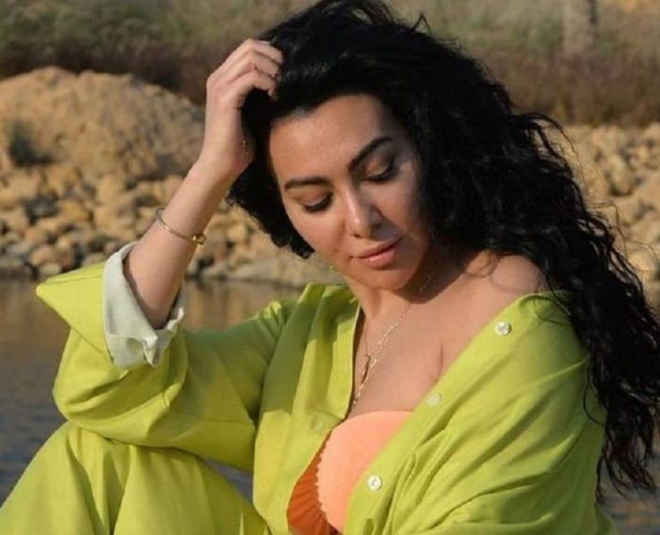 ميرهان حسين تحذر متابعيها-صورة