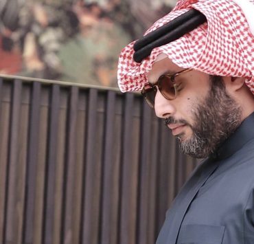 تركي آل الشيخ: عندما يزايد التافهين يجب أن نوضح الحقيقة