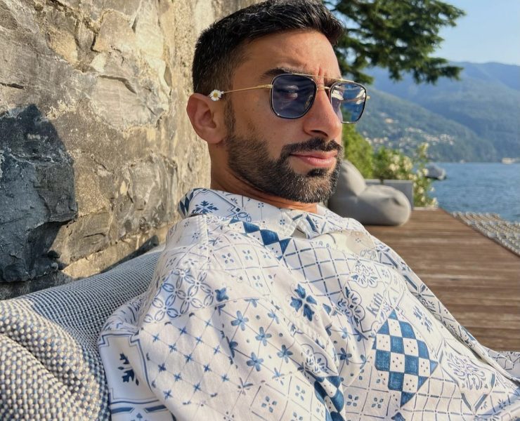 باللغتين الإنكليزية والعربية.. أنس بوخش يوجه رسالة لكل إنسان