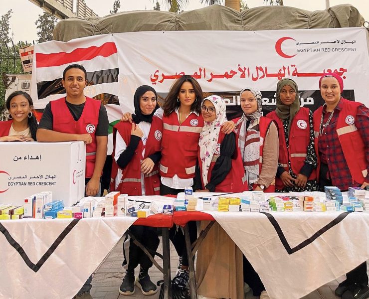 زينة رضا تعلم توأميها ثقافة التبرع وتوجه دعوة للمشاركة زينة رضا تعلم توأميها ثقافة التبرع وتوجه دعوة للمشاركة