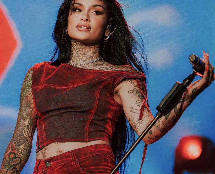 المغنية الأمريكية كيلاني تناصر الشعب الفلسطيني