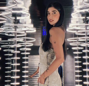 هل تهدف زينة مكي إلى استعراض مرضها على السوشيل ميديا؟