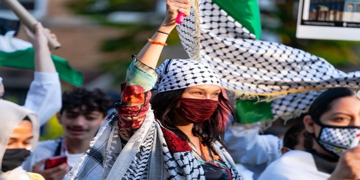 بسبب أحداث غزة.. بيلا حديد تخرج عن صمتها :"هددوني بالقتل"