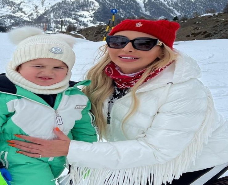 جويل توجه رسالة مؤثرة لطلفها بالتبني-فيديو