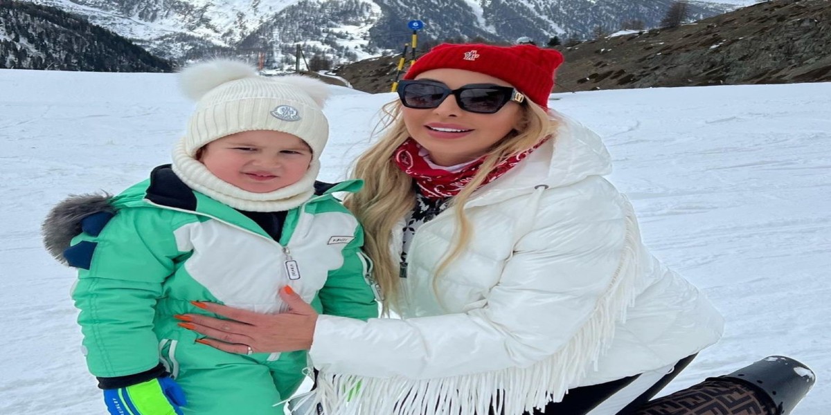 جويل توجه رسالة مؤثرة لطلفها بالتبني-فيديو