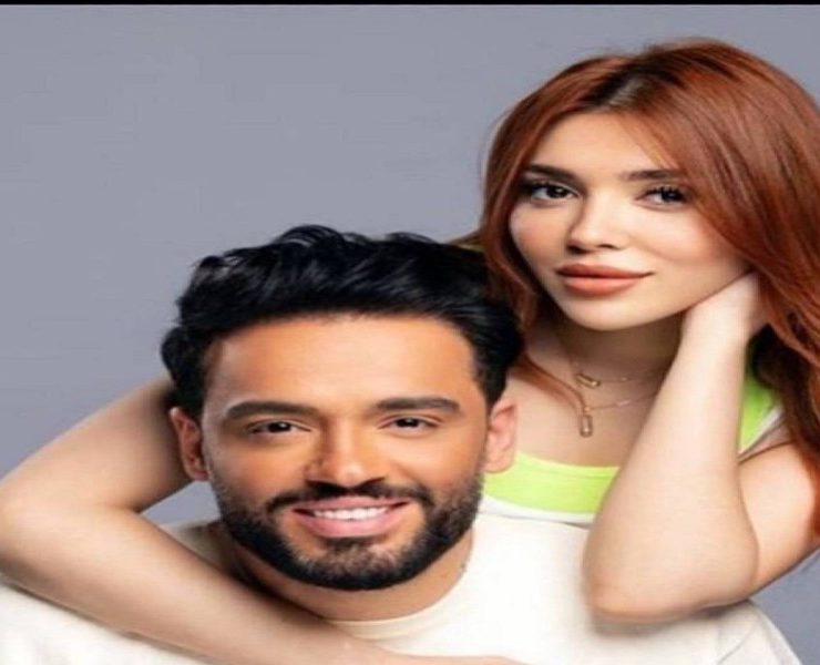 بعد تراجعهما عن قرار الانفصال.. رامي جمال يغازل زوجته-صورة