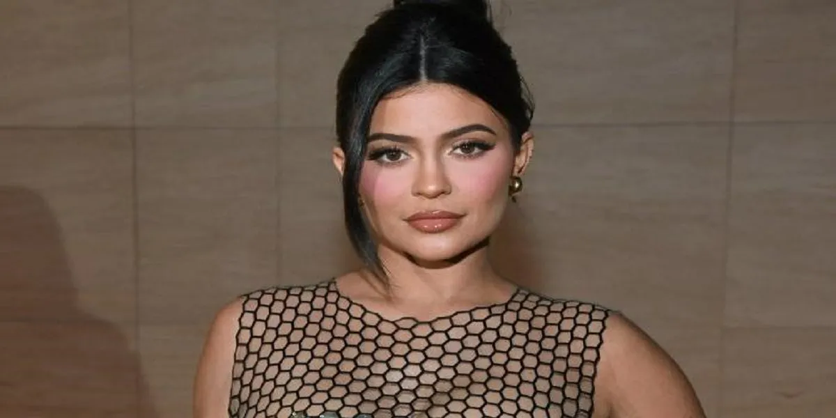 هل دخلت كايلي جينر القفص الذهبي؟