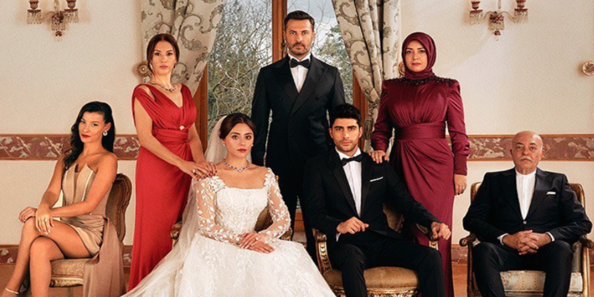 بطلة المسلسل التركي "شراب التوت" ترفض الحداد على شهداء غزة