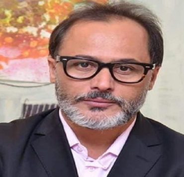 فرنسا تفرض رقابة مشددة على كاتب مغربي ودار نشر شهيرة