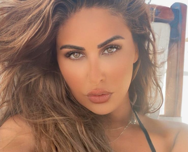مي سليم تؤدي مناسك العمرة